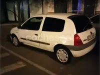 Usado Renault Clio 60 CV (44 kW) 2000 Blanco Berlina