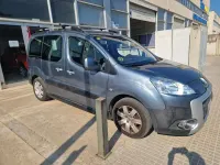 Usado Peugeot Partner Tepee Outdoor 92 CV (67 kW) 2011 Azul Monovolumen