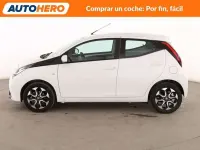 Usado Toyota Aygo Play 72 CV (52 kW) 2021 Blanco Utilitario