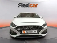 Usado Hyundai i30 120 CV (88 kW) 2021 Blanco Berlina