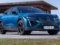 Usado Peugeot 408 Allure 136 CV (100 kW) 2025 Gris SUV