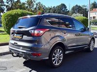 Usado Ford Kuga Vignale 180 CV (132 kW) 2016 Gris SUV