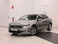 Usado VW Passat R-line 150 CV (110 kW) 2018 Gris / plata Berlina