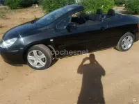 Usado Peugeot 307 CC 138 CV (101 kW) 2005 Negro Descapotable