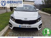 Usado Kia Carens 136 CV (100 kW) 2017 Blanco Monovolumen