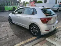 Usado VW Polo 95 CV (69 kW) 2021 Gris / plata Utilitario