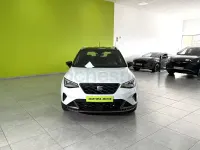 Usado Seat Arona FR 115 CV (84 kW) 2025 Blanco SUV