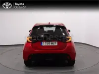 Usado Toyota Yaris Hybrid Active 116 CV (85 kW) 2025 Rojo Berlina