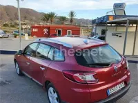 Usado Renault Mégane GrandTour Dynamique 105 CV (77 kW) 2010 Granate Familiar