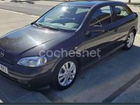 Usado Opel Astra Sport 147 CV (108 kW) 2001 Negro Berlina