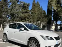 Usado Seat Leon Reference 105 CV (77 kW) 2015 Blanco Berlina