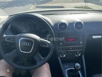 Usado Audi A3 Attraction 105 CV (77 kW) 2010 Blanco Berlina