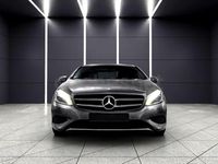 Usado Mercedes A200 Urban 156 CV (114 kW) 2014 Gris / plata Berlina