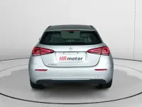 Usado Mercedes A180 116 CV (85 kW) 2021 Gris Berlina