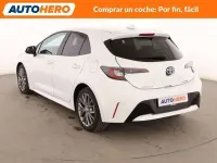 Usado Toyota Corolla 122 CV (89 kW) 2020 Blanco Berlina