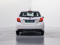 Usado Toyota Yaris Hybrid Active 100 CV (73 kW) 2017 Blanco Berlina