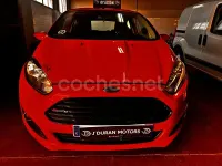 Usado Ford Fiesta Trend 75 CV (55 kW) 2014 Rojo Utilitario