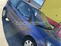 Usado Ford Fiesta Trend 80 CV (58 kW) 2006 Azul Utilitario