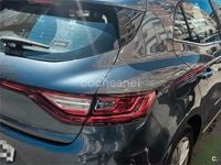 Usado Renault Mégane IV Zen 130 CV (95 kW) 2017 Gris / plata Berlina