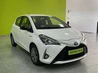 Usado Toyota Yaris Hybrid Active 100 CV (73 kW) 2020 Blanco Berlina