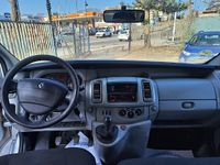 Usado Renault Trafic 115 CV (84 kW) 2007 Gris Monovolumen