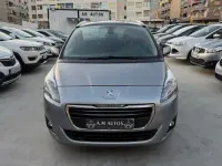 Usado Peugeot 5008 120 CV (88 kW) 2016 Gris Monovolumen