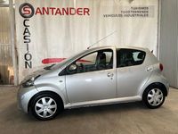 Usado Toyota Aygo 54 CV (39 kW) 2009 Gris / plata Utilitario