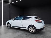 Usado Renault Mégane Dynamique 110 CV (80 kW) 2011 Blanco Berlina