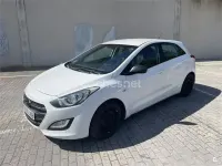 Usado Hyundai i30 110 CV (80 kW) 2016 Blanco Berlina