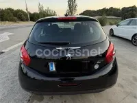Usado Peugeot 208 Active 92 CV (67 kW) 2012 Negro Utilitario