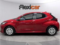 Usado Toyota Yaris Hybrid Active 116 CV (85 kW) 2023 Rojo Utilitario