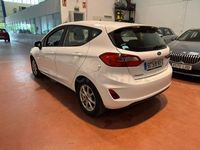 Usado Ford Fiesta Trend 85 CV (62 kW) 2018 Blanco Utilitario