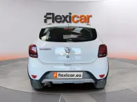 Usado Dacia Sandero Comfort 90 CV (66 kW) 2019 Blanco Berlina