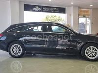 Usado Mercedes CLA200 Shooting Brake 150 CV (110 kW) 2020 Negro Familiar