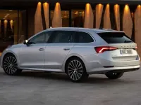 Usado Skoda Octavia Ambition 150 CV (110 kW) 2022 Gris Familiar