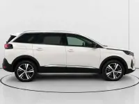Usado Peugeot 5008 Allure 131 CV (96 kW) 2024 Blanco SUV