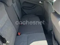 Usado Ford Focus Ambiente 90 CV (66 kW) 2007 Negro Berlina