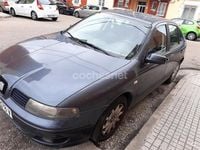 Usado Seat Leon 90 CV (66 kW) 2000 Gris / plata Utilitario