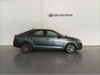 Usado Seat Toledo Reference 105 CV (77 kW) 2014 Azul Berlina