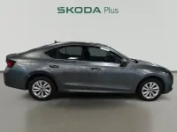 Usado Skoda Octavia Selection 150 CV (110 kW) 2025 Gris / plata Berlina