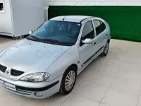 Usado Renault Mégane II Expression 115 CV (84 kW) 2002 Gris / plata Berlina