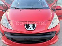 Usado Peugeot 207 70 CV (51 kW) 2007 Rojo Berlina