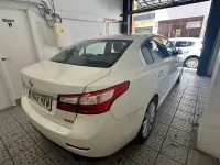 Usado Renault Latitude Initiale 240 CV (176 kW) 2012 Blanco Berlina