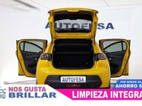 Usado Peugeot e-208 Allure 50 kW (68 CV) 2020 Amarillo Utilitario