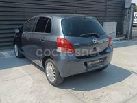 Usado Toyota Yaris Live 90 CV (66 kW) 2009 Gris / plata Utilitario