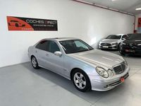 Usado Mercedes E220 Avantgarde 150 CV (110 kW) 2005 Gris Berlina