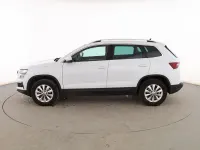 Usado Skoda Karoq Ambition 110 CV (80 kW) 2023 Blanco SUV