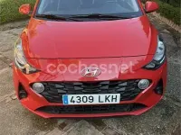Usado Hyundai i10 66 CV (48 kW) 2020 Rojo Utilitario