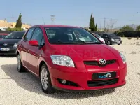 Usado Toyota Auris Sol 124 CV (91 kW) 2008 Rojo Utilitario