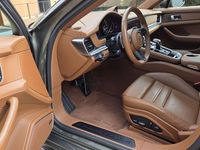 Begagnad Porsche Panamera 4 Platinum Edition 462 HK (339 kW) 2024 Grön Sedan